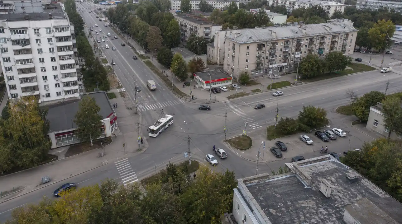 На Московском шоссе в Самаре начали укладку верхнего слоя асфальта